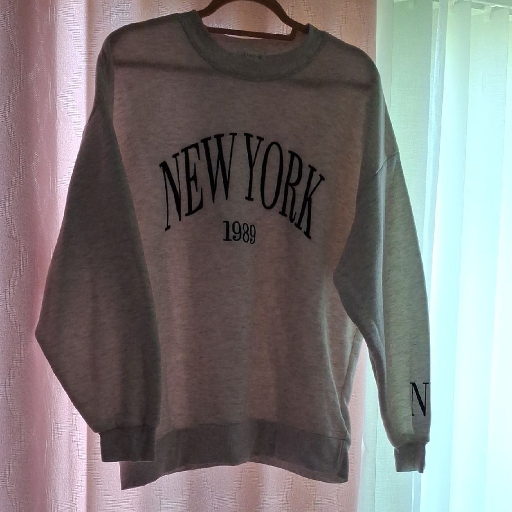 Gray New York 1989 Women's Sweater